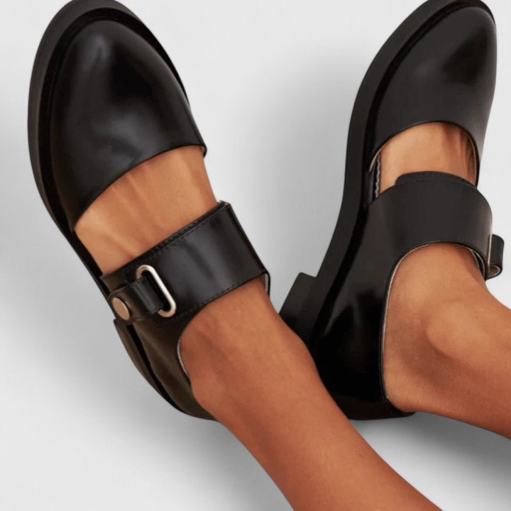 Clarisa – Eleganckie buty retro z klamrą