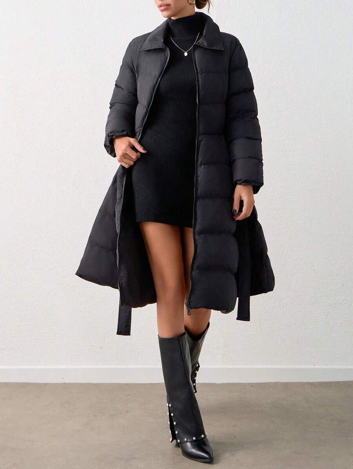 ISABEL | Pikowany płaszcz z paskiem i szerokim kołnierzem