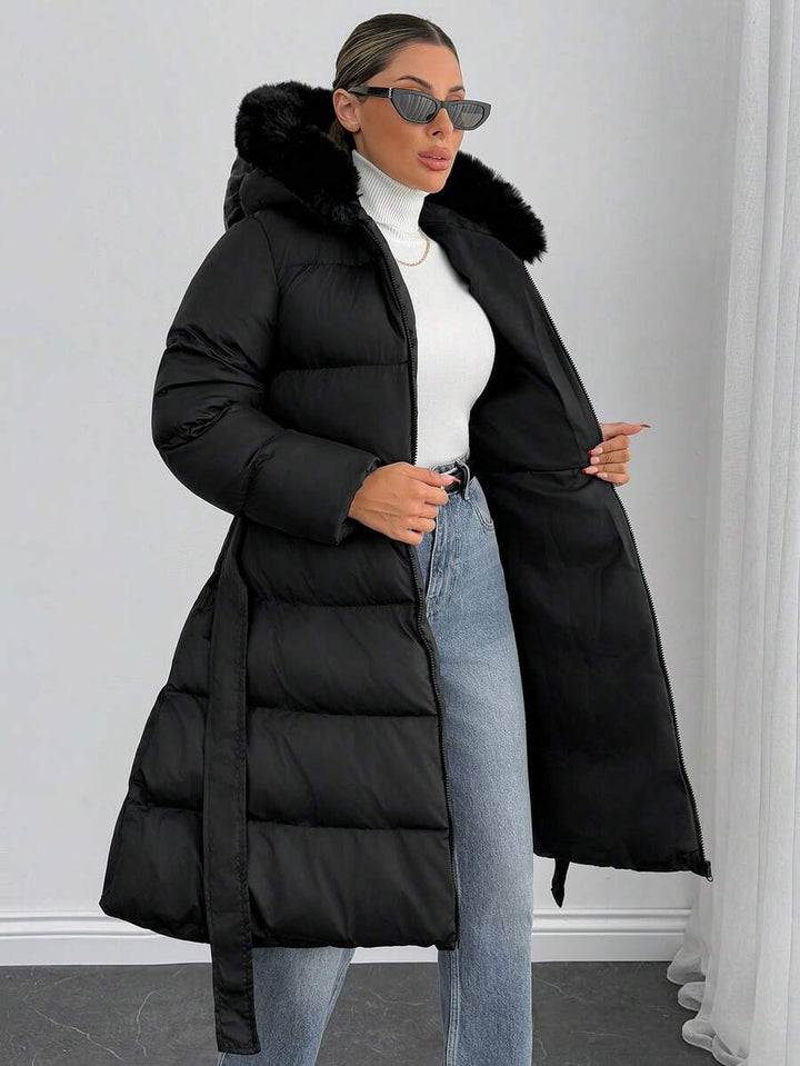 ISABEL | Pikowany płaszcz z paskiem i szerokim kołnierzem