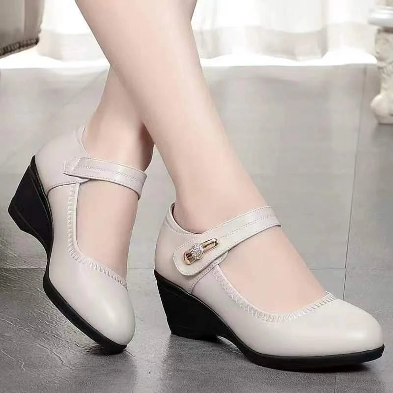 Danelia – Eleganckie buty na srednim obcasie