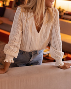 Sarena – Szydełkowa bluzka boho z bufiastymi rękawami