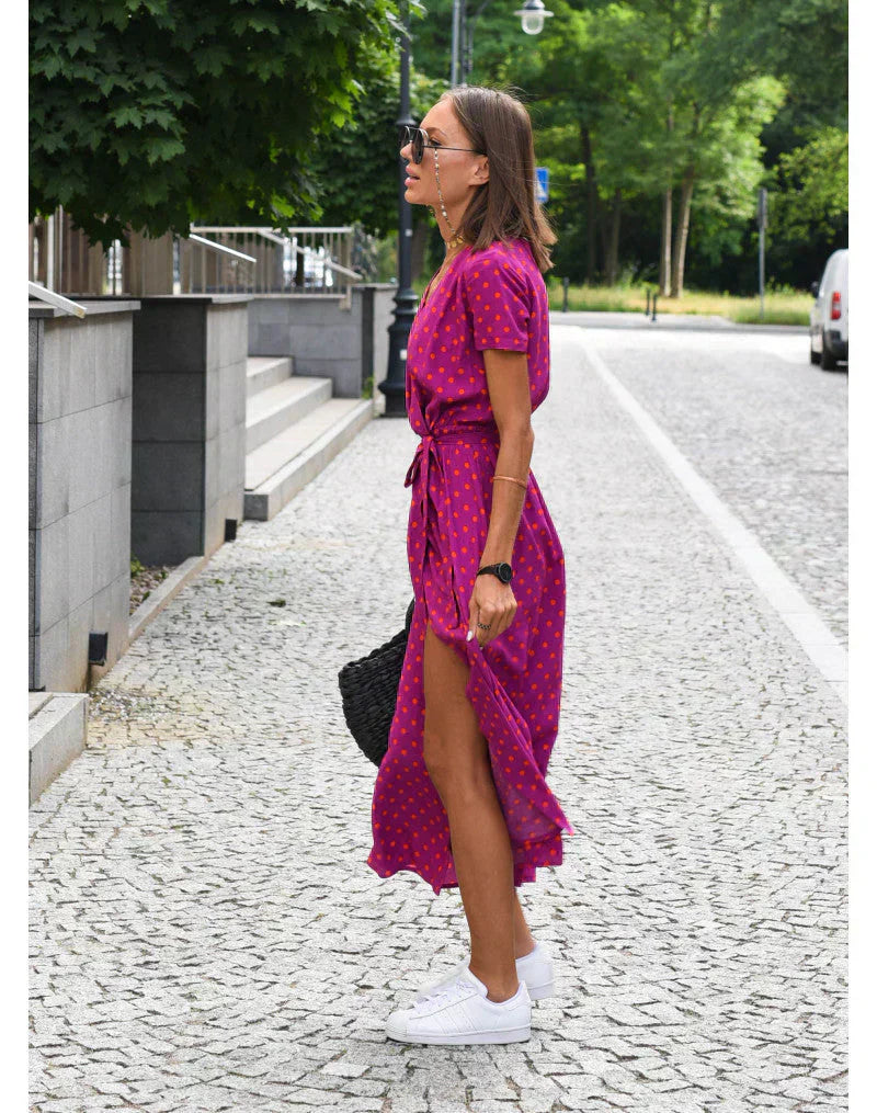 Julia - Elegancka sukienka z dekoltem w szpic