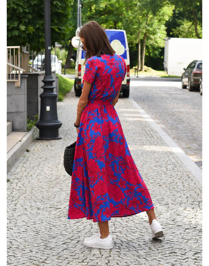 Julia - Elegancka sukienka z dekoltem w szpic