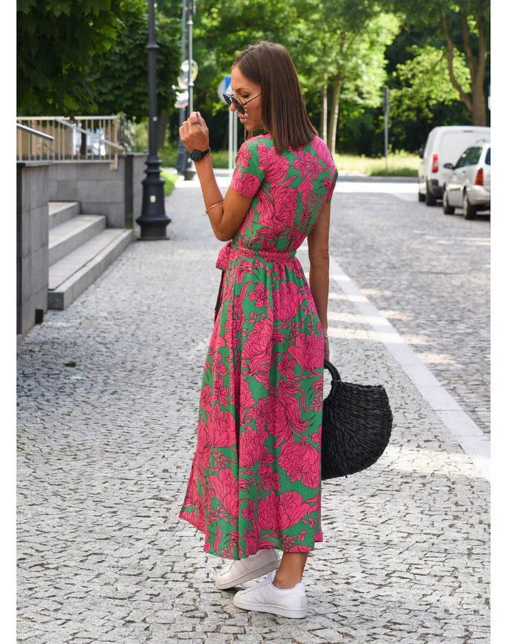 Julia - Elegancka sukienka z dekoltem w szpic