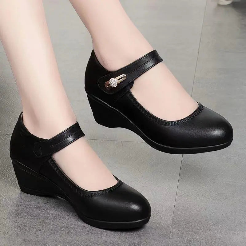 Danelia – Eleganckie buty na srednim obcasie
